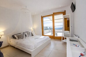 4 slaapkamers, een strijkplank/strijkijzer, gratis wifi