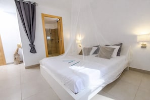 4 Schlafzimmer, Bügeleisen/Bügelbrett, kostenloses WLAN
