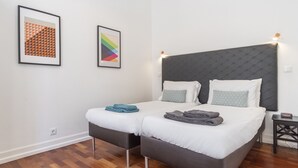 1 chambre, coffres-forts dans les chambres, fer et planche à repasser
