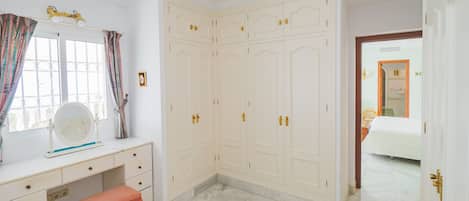 4 chambres, fer et planche Ă repasser, Wi-Fi gratuit, draps fournis
