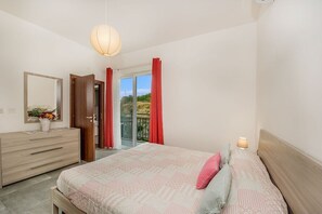 3 bedrooms, iron/ironing board, free WiFi