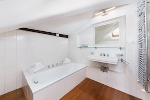 Bathtub, hair dryer