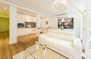Smart TV - Atocha Museums - Barrio de las Letras (Madrid)