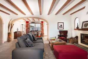 TV, fireplace, DVD player, stereo - Modern and cheerful villa in Javea, on the Costa Blanca, Spain  with private pool for 6 persons (Javea)