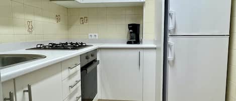 Fridge, microwave, oven, coffee/tea maker