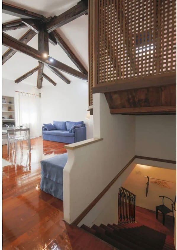 TV, DVD player, books, stereo