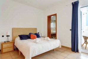 4 Schlafzimmer, Bügeleisen/Bügelbrett, WLAN, Bettwäsche