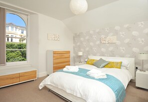 1 bedroom, iron/ironing board, internet, bed sheets