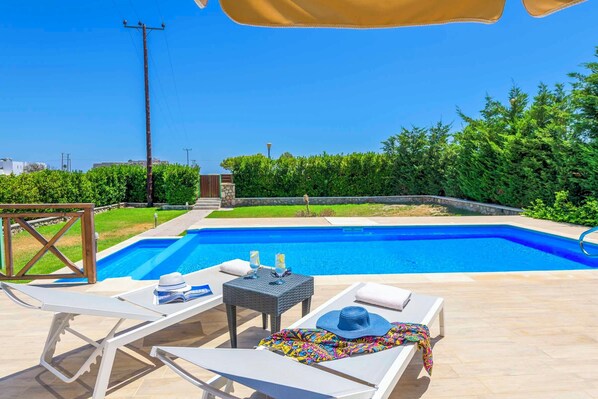 Villa (2 Bedrooms) | Exterior