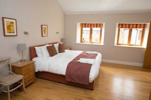 2 bedrooms, iron/ironing board, free WiFi, bed sheets - Two bedroom cottage in a landscaped courtyard in the heart of Ireland's Ancient East Region. (Navan)