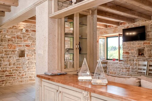 Villa Divina Palace with Swimming pool