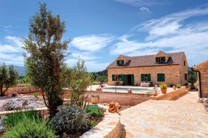 Exterior - Villa Divina Palace with Swimming pool (Stari Grad)