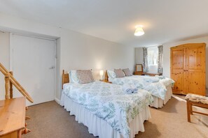 2 bedrooms, iron/ironing board, bed sheets - 1 Bed in Parracombe (oc-n1462) (Parracombe)