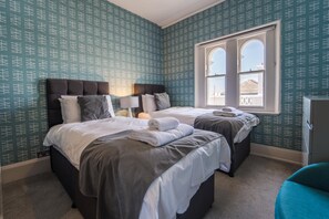 2 chambres, fer et planche à repasser, Internet gratuit, draps fournis