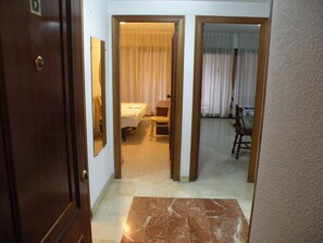 In-room safe, iron/ironing board, bed sheets - LOS PINOS ( BEDROOM) (Benidorm)