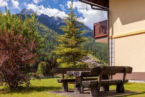 Outdoor dining - Villa Planina - First Floor Apartment, Ratece Kranjska Gora (Ratece Planica)