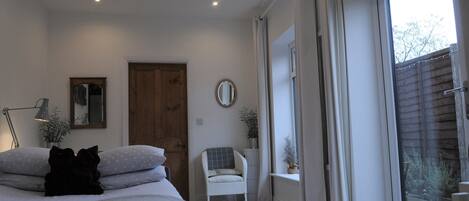 1 camera, una scrivania, ferro/asse da stiro, Wi-Fi gratuito