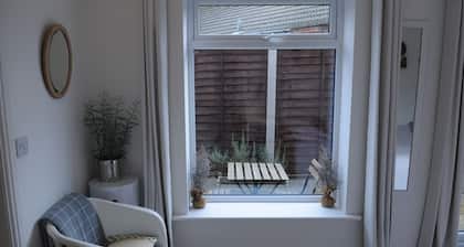 "The Snug", lähellä Yorkia: upea, moderni studio Vanhan aseman majatalossa.