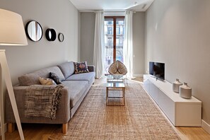 Una Smart TV, un reproductor de DVD