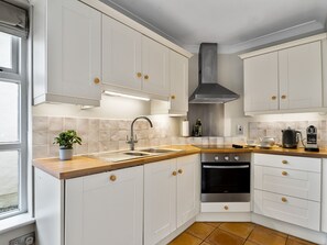 Frigorifero, microonde, forno, lavastoviglie