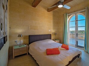 4 bedrooms, iron/ironing board, free WiFi, bed sheets - Hanini The Holiday Home (Qala)