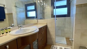 Bathtub