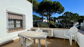 Outdoor dining - PIVERD DEL GOLF 58 (Pals)