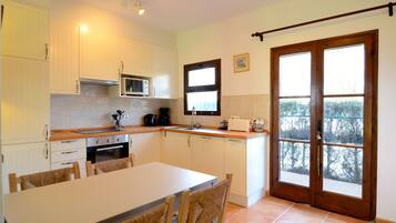 Réfrigérateur, micro-ondes, four, lave-vaisselle