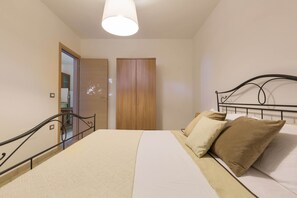 2 bedrooms, Internet, bed sheets