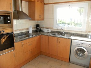 Fridge, microwave, oven, coffee/tea maker
