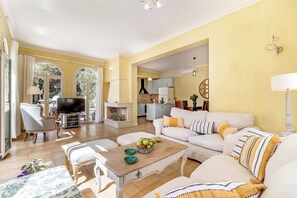 Living area - Villa Elpida - Three Bedroom Villa, Sleeps 6 (Lefkada)