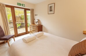 2 chambres, fer et planche à repasser, lit parapluie, Wi-Fi