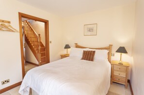 2 bedrooms, iron/ironing board, travel cot, WiFi