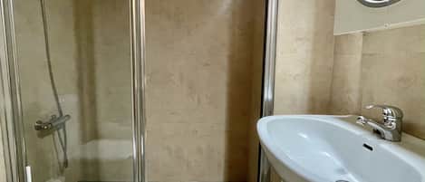 Bathtub