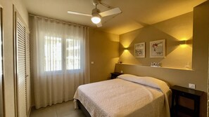 2 bedrooms, iron/ironing board, bed sheets