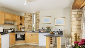 Unclassified image, 2 of 31, button - Buckland Wood Barn, Buckland, Broadway , Gloucestershire (Broadway)