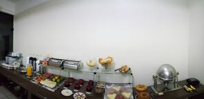 Desayuno bufé gratuito y diario