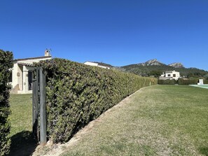 المنطقة المحيطة بالمنشأة