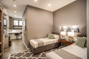 2 bedrooms, in-room safe, desk, iron/ironing board - LUXURY APARTMENT NEAR VATICAN 5 min walk from St. peter (Roma)