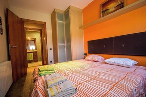 5 bedrooms, iron/ironing board, free WiFi, wheelchair access