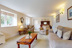 TV - Plum Tree Cottage, Porlock (Porlock)