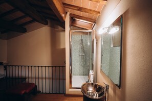 Shower, hair dryer, bidet, towels - Exlusive Villa with swimming pool and SPA 18 guests (poppi)