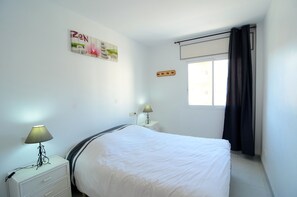 3 chambres, fer et planche à repasser, draps fournis