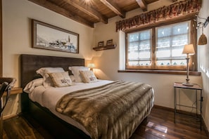 2 bedrooms, iron/ironing board, free WiFi, bed sheets - Solei by FeelFree Rentals (Garòs)