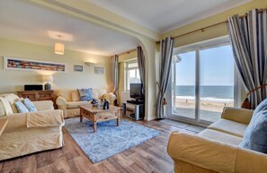 TV - 3 Bed in Clifton Court (oc-fl8) (Croyde)