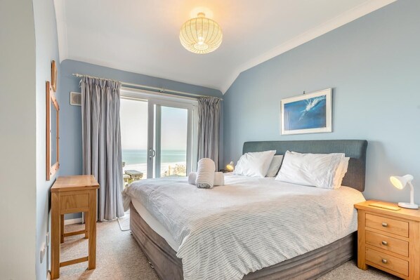 3 Schlafzimmer, Bügeleisen/Bügelbrett, Reisekinderbett, kostenloses WLAN