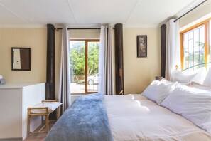 3 habitaciones, tabla de planchar con plancha, internet y ropa de cama 