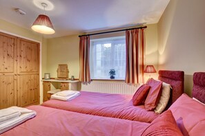 3 bedrooms, iron/ironing board, free WiFi, bed sheets - 3 Bed in Braunton (oc-ashb) (Braunton)