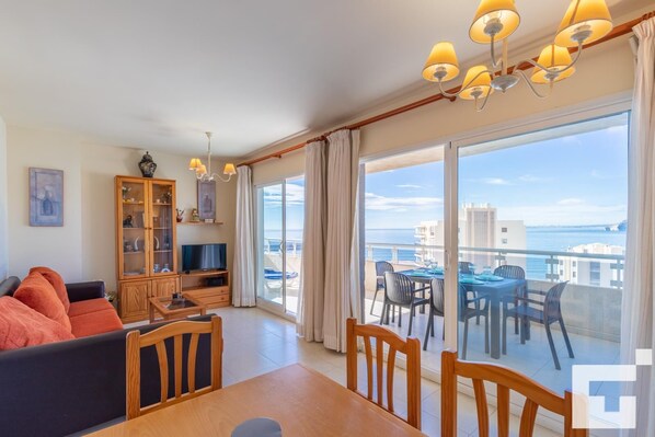 TV, DVD player - Apolo XVIII 57 - Grupo Turis - Calpe, Costa Blanca (Calpe)