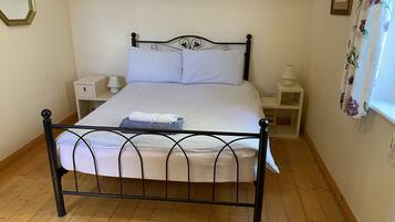 3 bedrooms, iron/ironing board, Internet